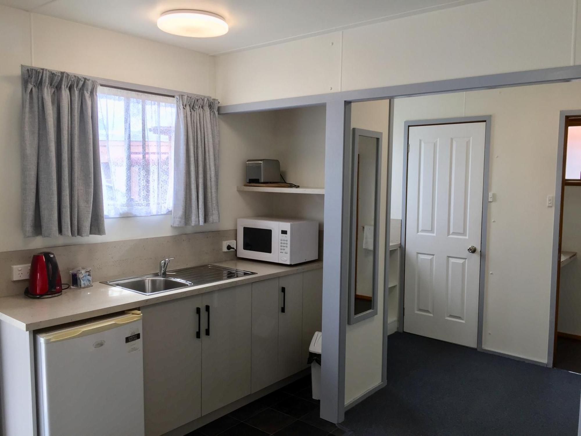 Regatta Point Tavern & Holiday park 3*