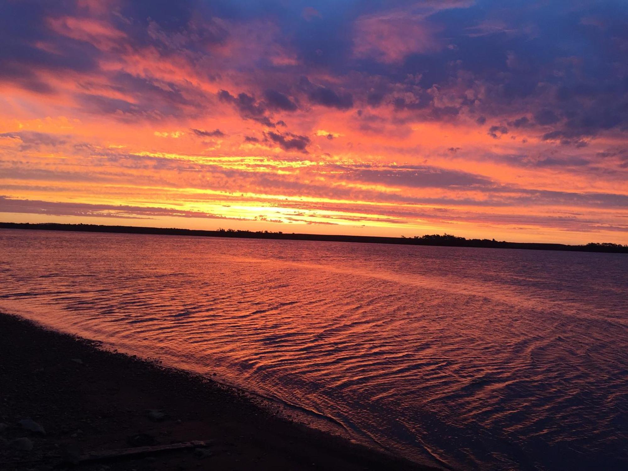 Regatta Point Tavern & Holiday park