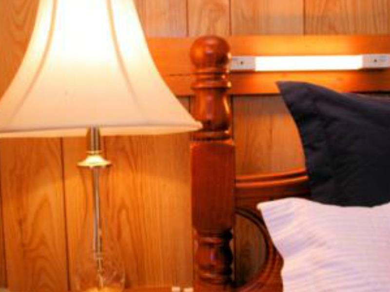 Regatta Point Tavern & Holiday park