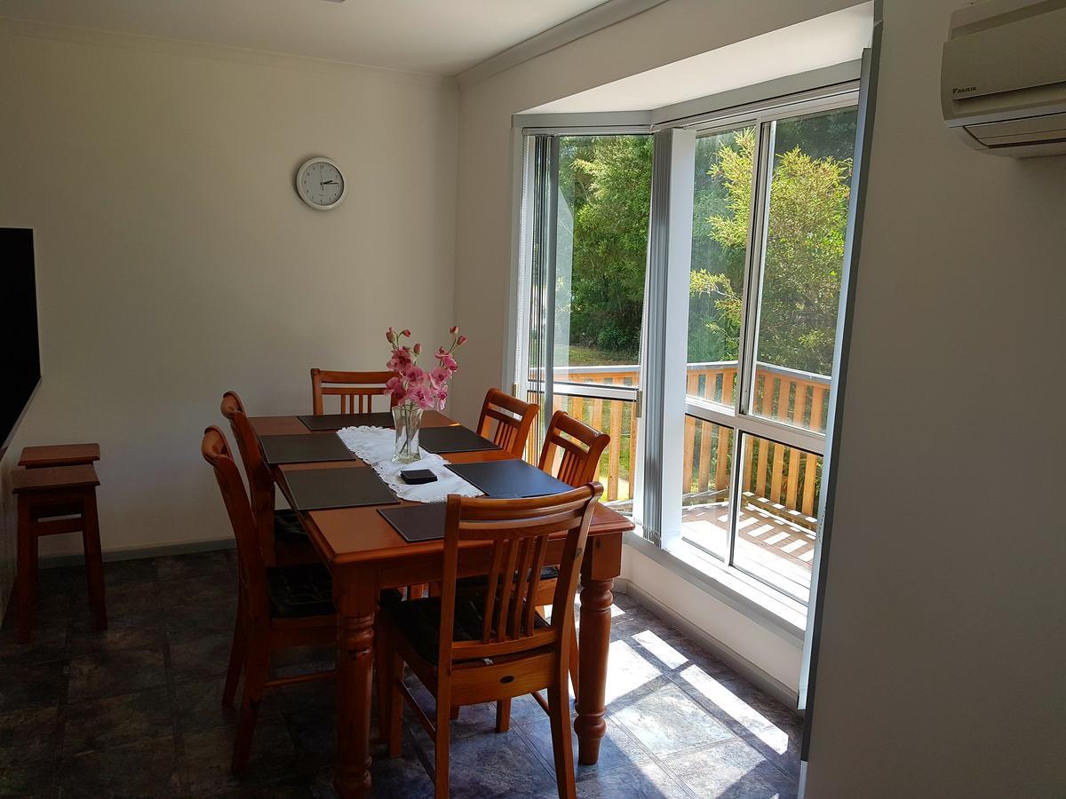 Regatta Point Tavern & 3*
