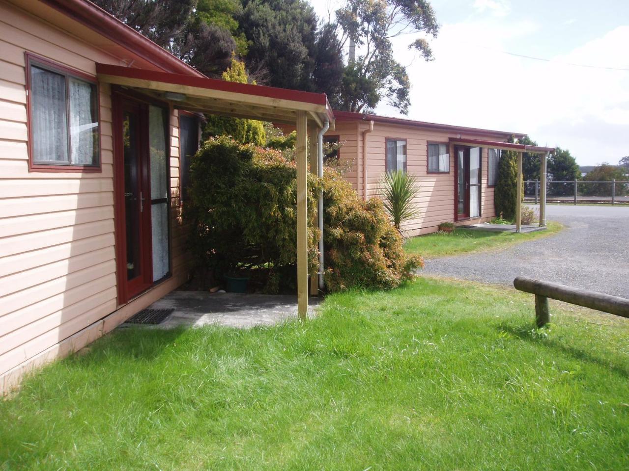 Regatta Point Tavern & Holiday park 3*